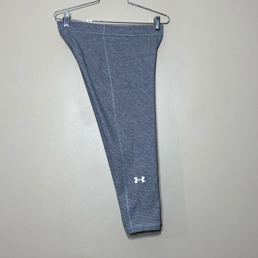 Under Armour Big Girls/Woman’s athletic capris Leggings size MD
